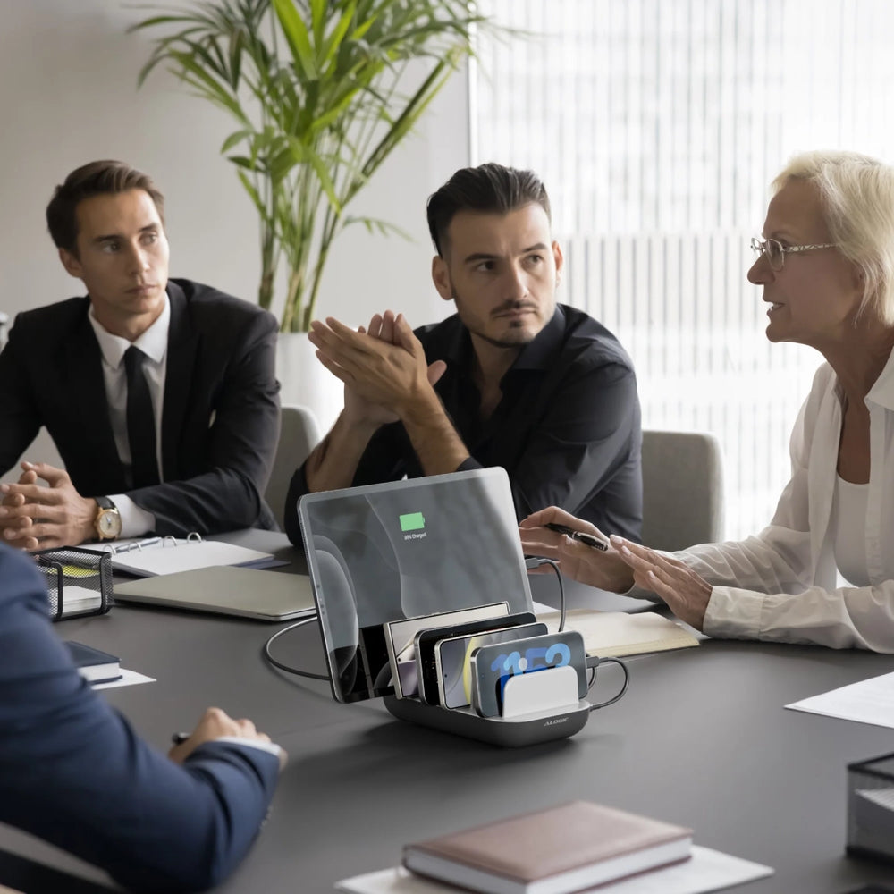 Powerfin 7 Port USB-C Desktop 80W Charging Station with USB-C Cables included
